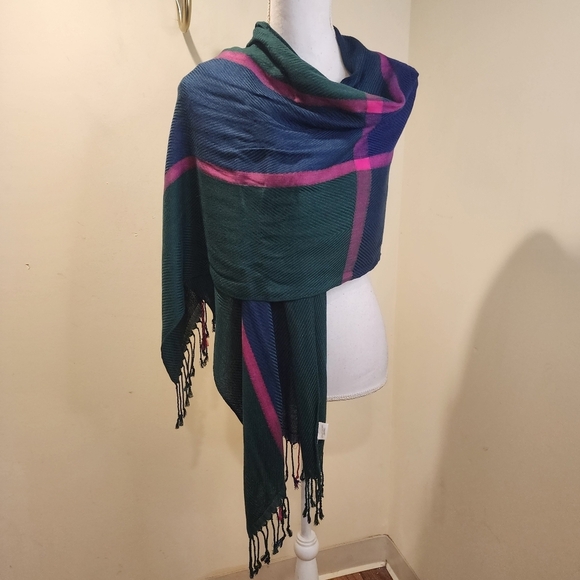 Liz Clairbone Plaid Multicolor Fringe Light Weight Scarf - Picture 5 of 7